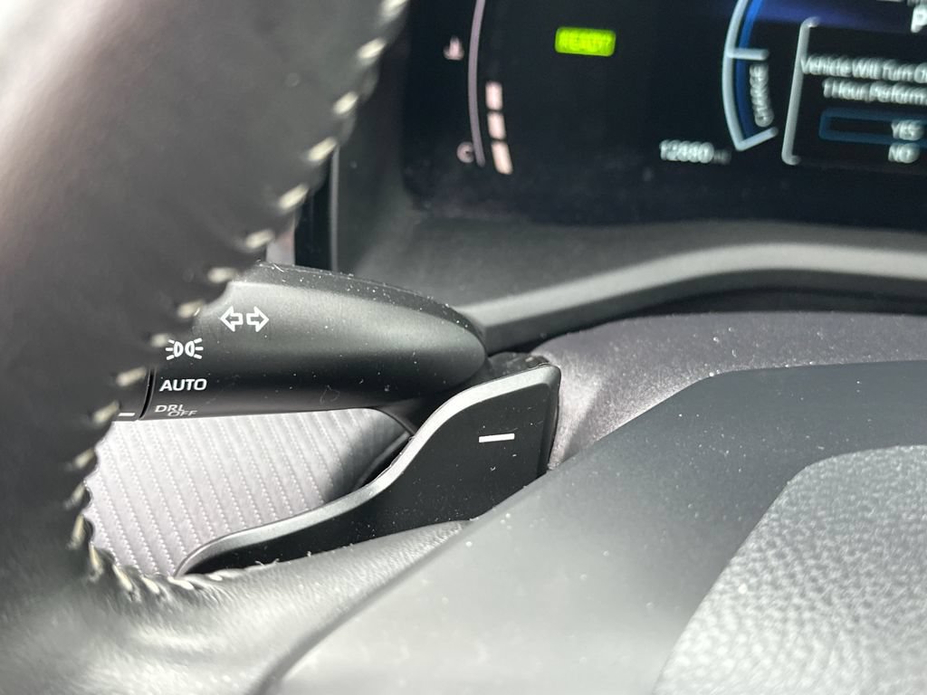 Used 2025 Toyota Camry SE FWD image 30