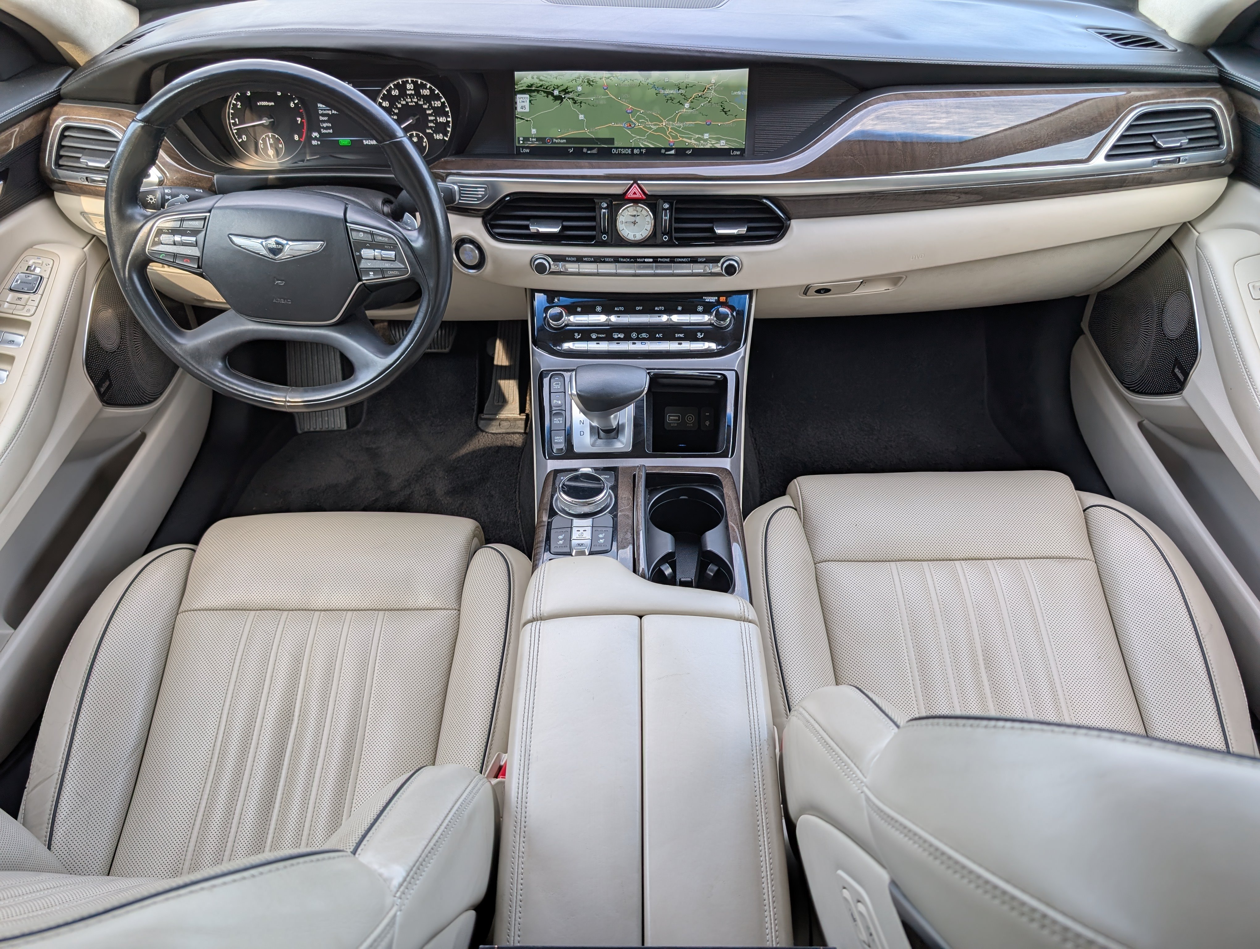 Used 2018 Genesis G90 3.3T Premium RWD image 22