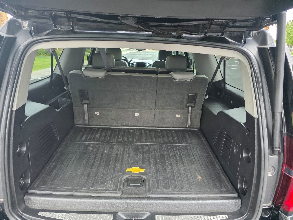 Used 2020 Chevrolet Suburban LT image 20