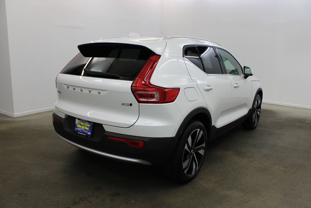 Used 2024 Volvo XC40 B5 Plus w/ Protection Package AWD/4WD image 5