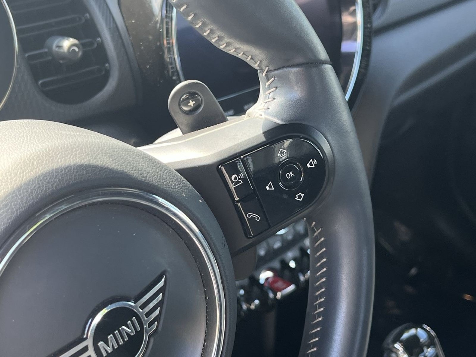 Used 2024 MINI Cooper S w/ Seaside Edition FWD image 29