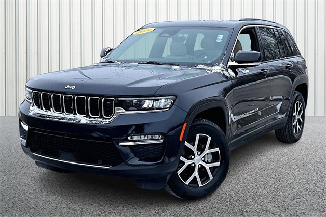 Certified 2024 Jeep Grand Cherokee Limited w/ Luxury Tech Group II image 2