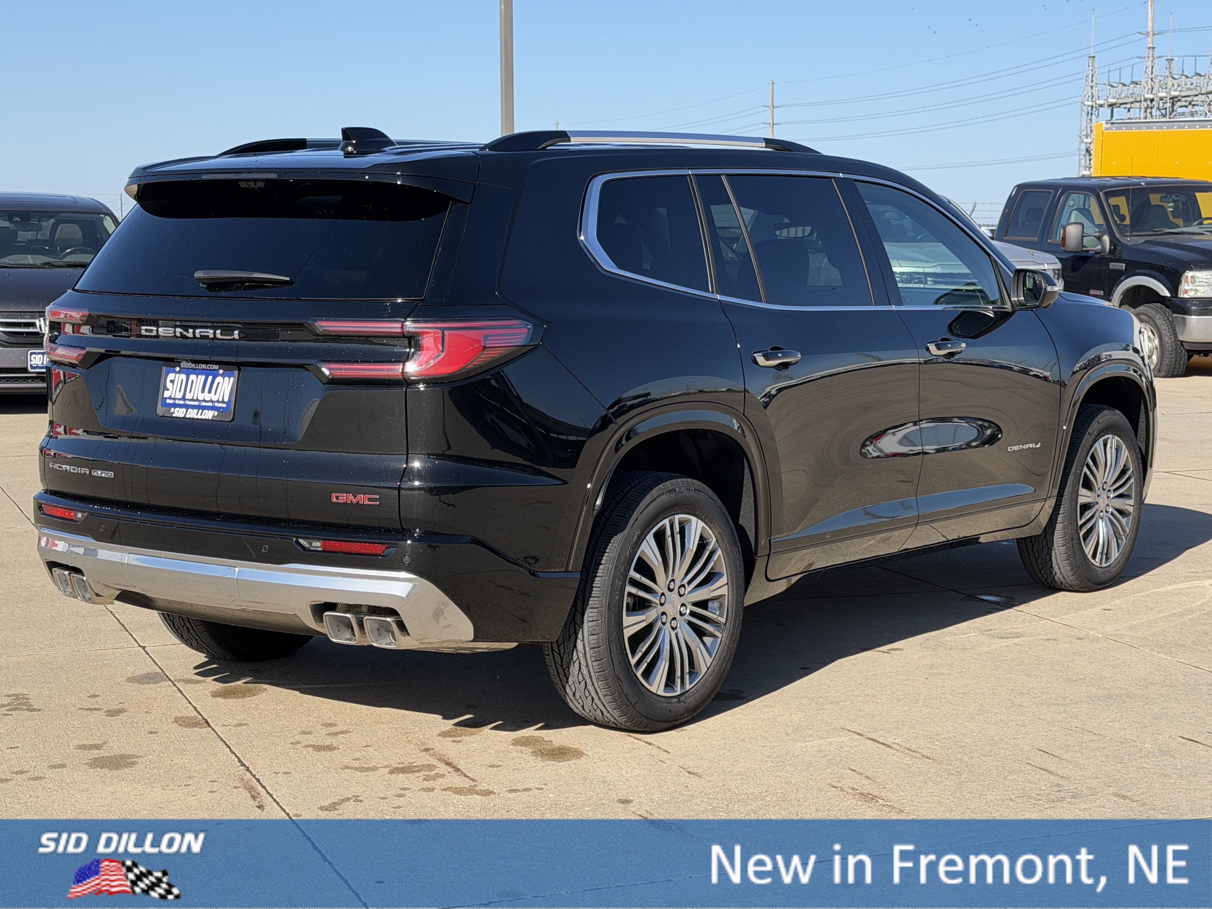 New 2027 GMC Acadia Denali w/ LPO, Floor Liner Package AWD/4WD image 4