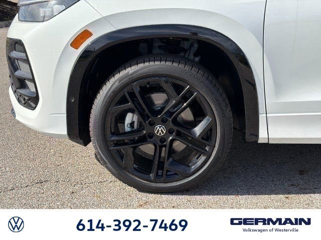 New 2026 Volkswagen Tiguan SE R-Line image 13