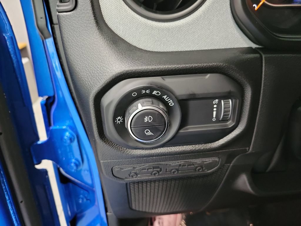 New 2025 Jeep Gladiator Sport AWD/4WD image 18