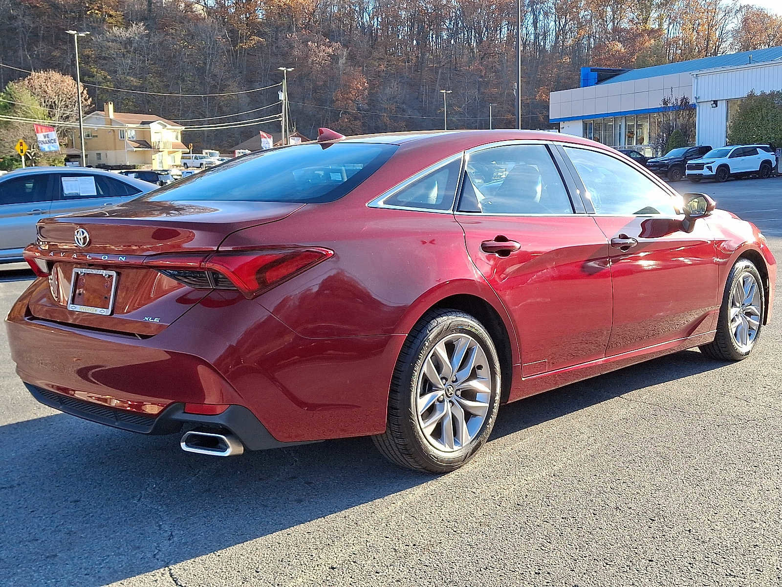Used 2021 Toyota Avalon XLE w/ Moonroof Package image 7