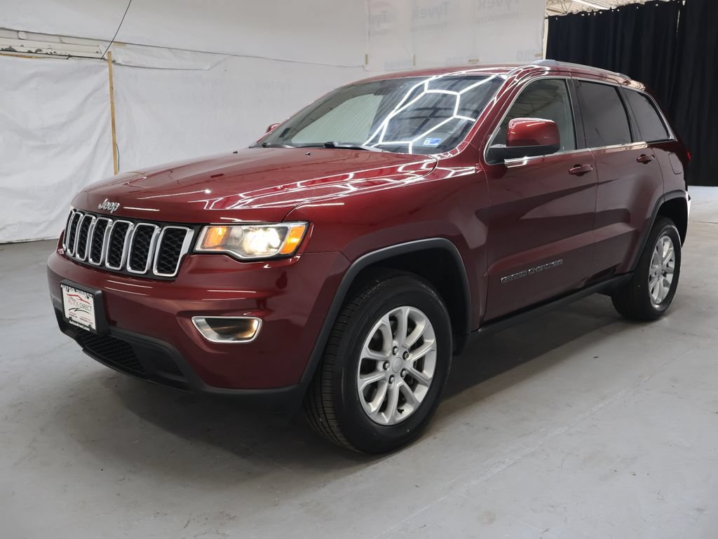 Used 2021 Jeep Grand Cherokee Laredo w/ Security & Convenience Group AWD/4WD image 3