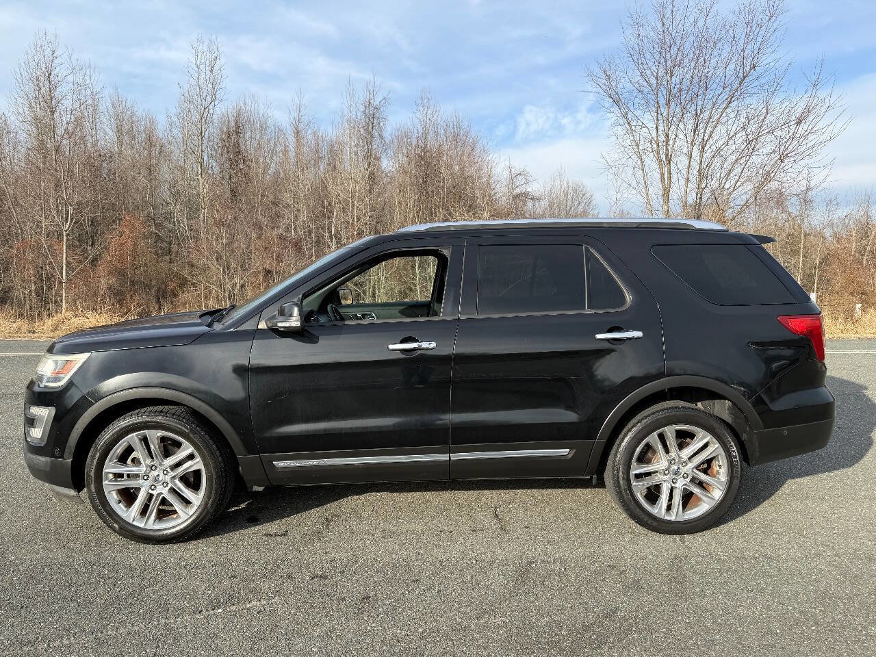 Used 2017 Ford Explorer Limited w/ Equipment Group 301A image 30