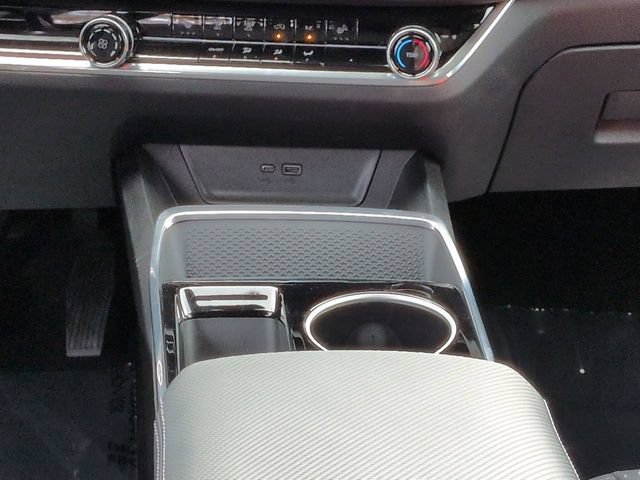 Used 2025 Chevrolet Equinox LT FWD image 19