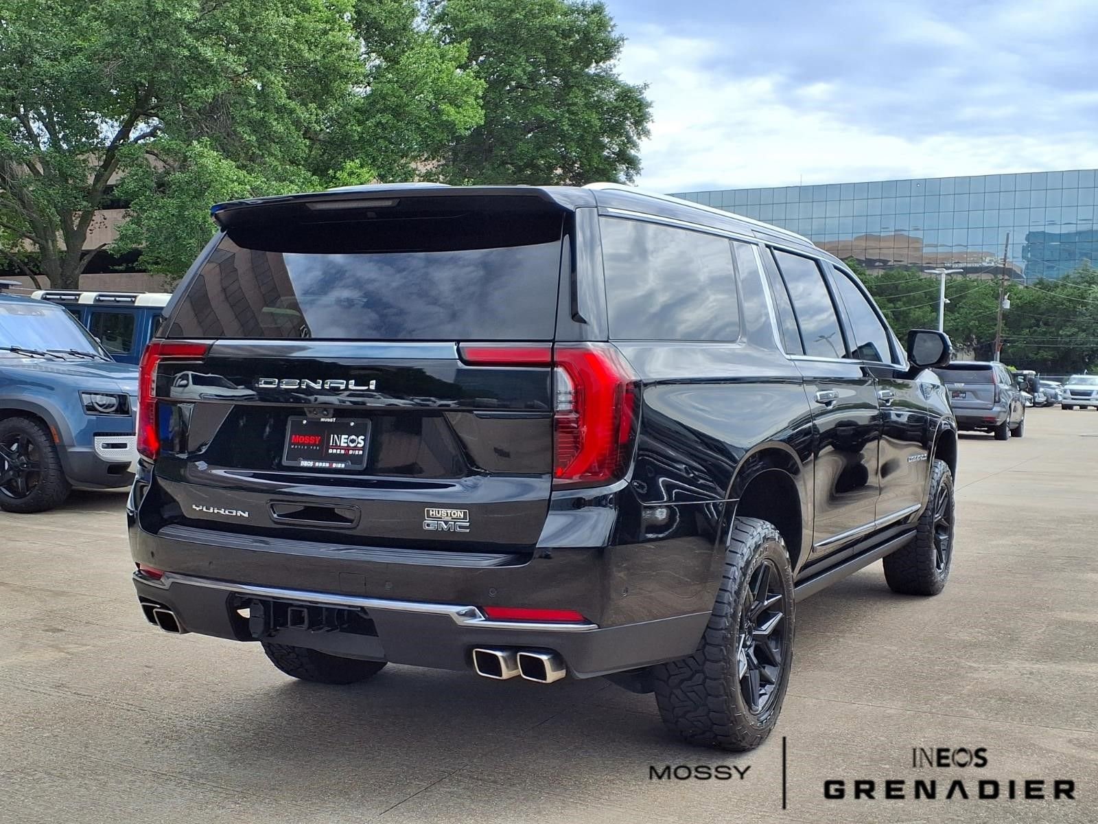 Used 2025 GMC Yukon XL Denali Ultimate image 8