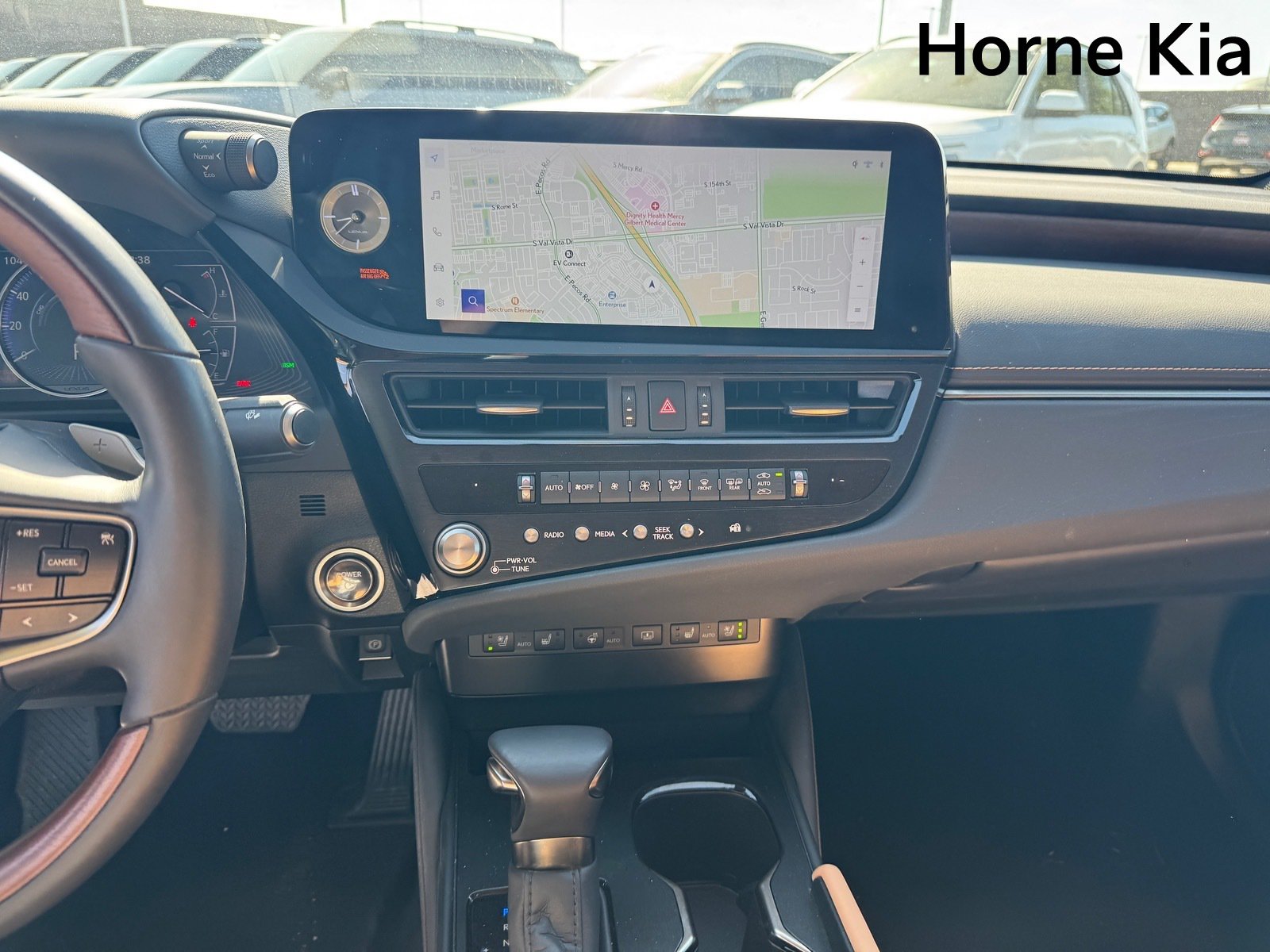 Used 2024 Lexus ES 300h w/ Luxury Package FWD image 20