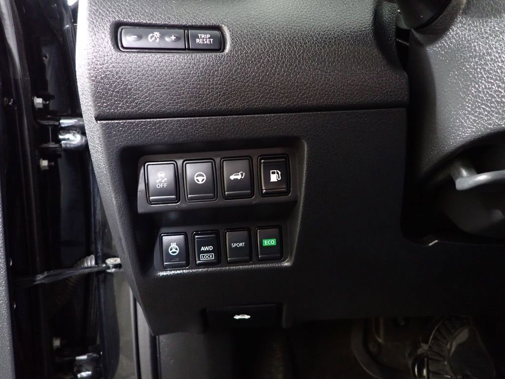 Used 2020 Nissan Rogue SV w/ Premium Package AWD/4WD image 28