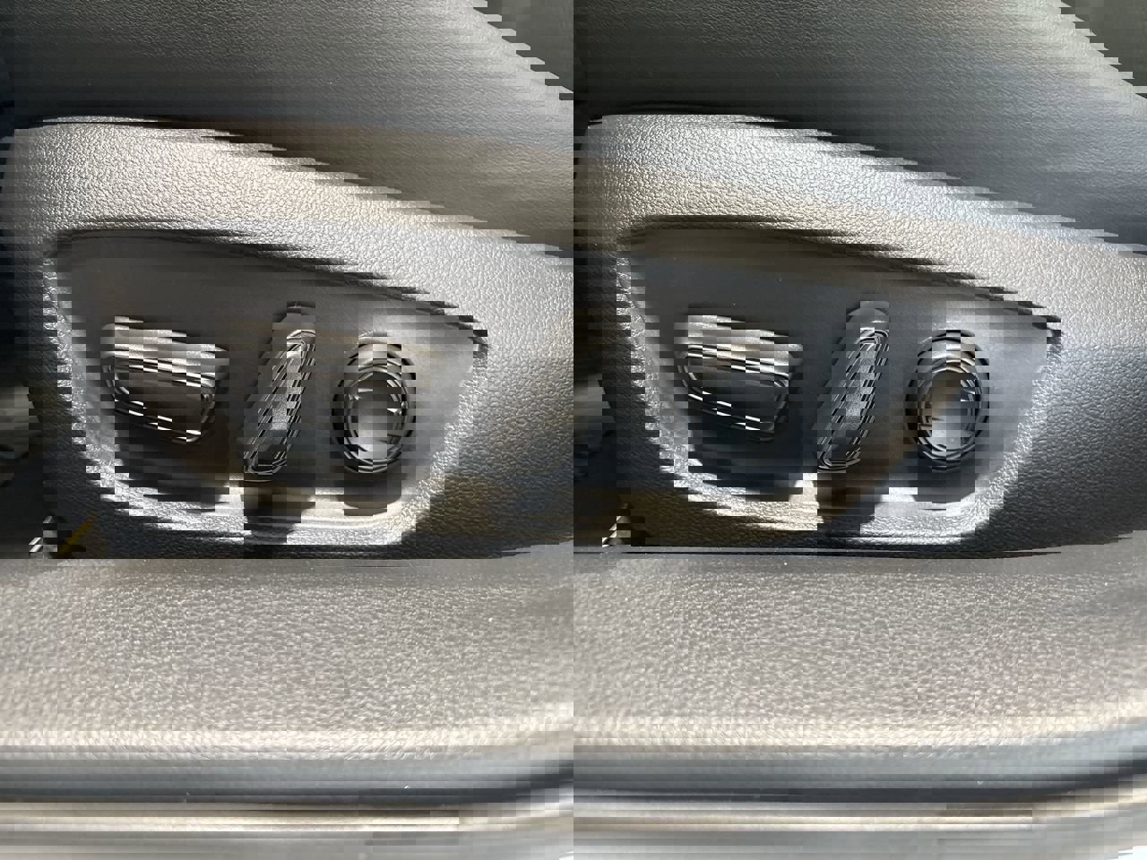 New 2026 Toyota Prius Plug-In Hybrid image 12