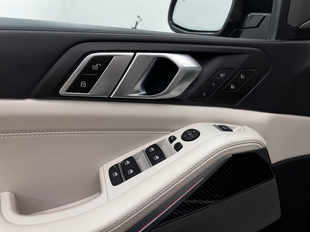 Used 2022 BMW X5 M50i w/ Executive Package image 19