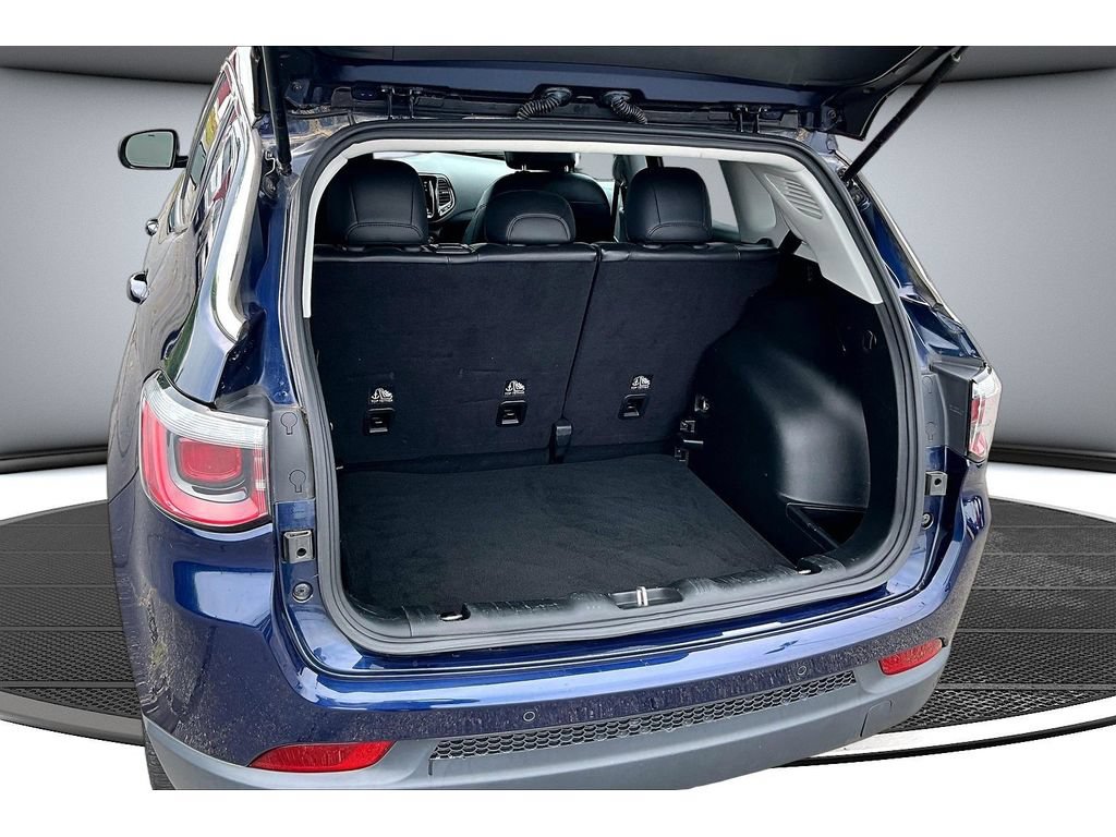 Used 2018 Jeep Compass Limited w/ Navigation Group AWD/4WD image 36