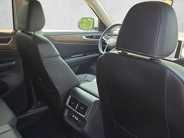 Certified 2024 Volkswagen Atlas SE FWD image 23