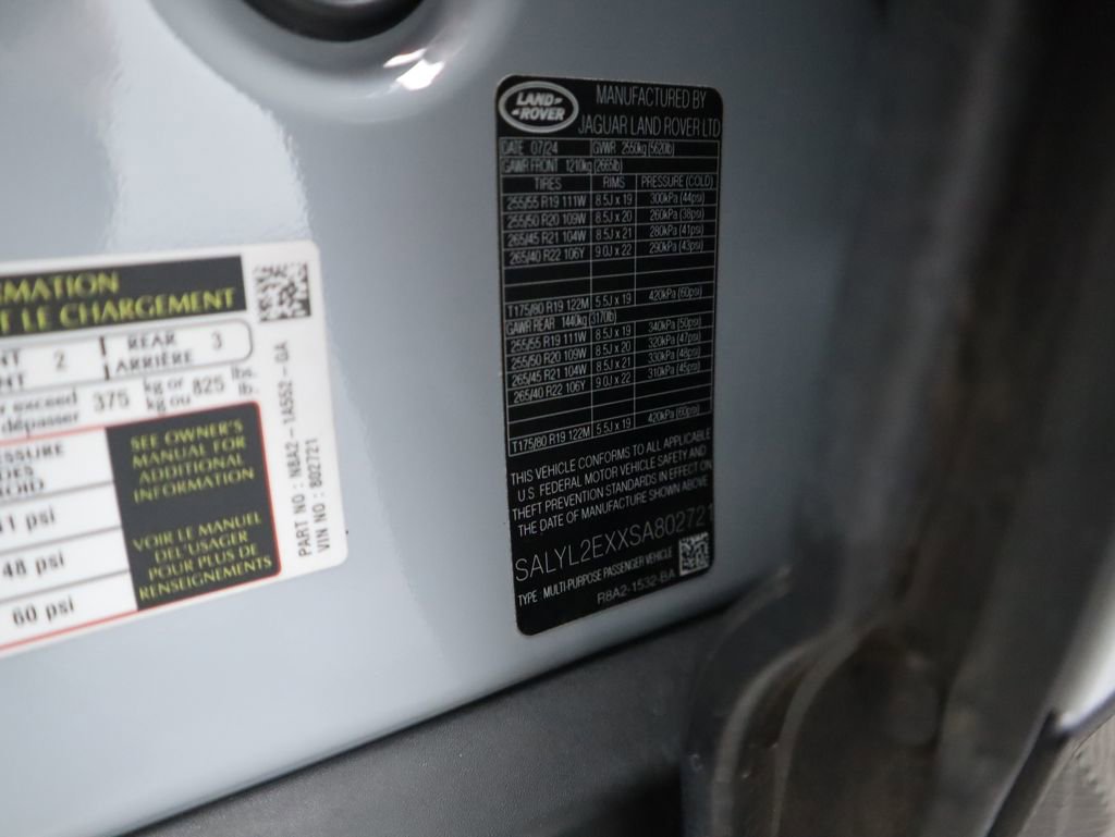 Used 2025 Land Rover Range Rover Velar Dynamic SE image 36