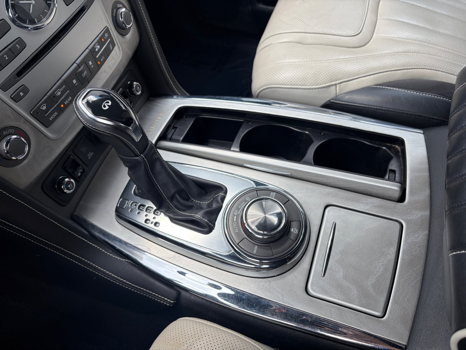 Used 2019 INFINITI QX80 Limited AWD/4WD image 25