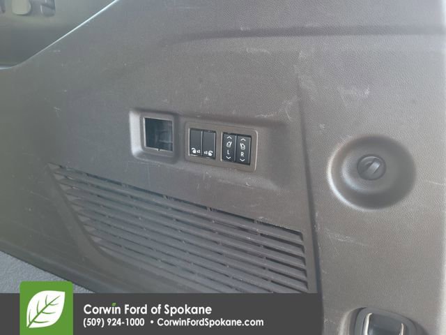 Used 2021 GMC Yukon XL Denali w/ Denali Premium Package image 24