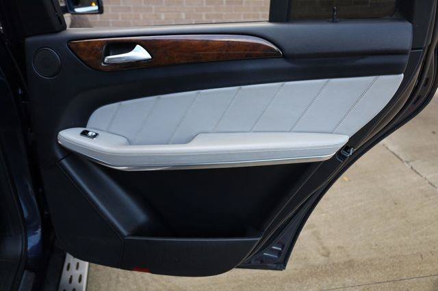 Used 2015 Mercedes-Benz GL 550 4MATIC image 25