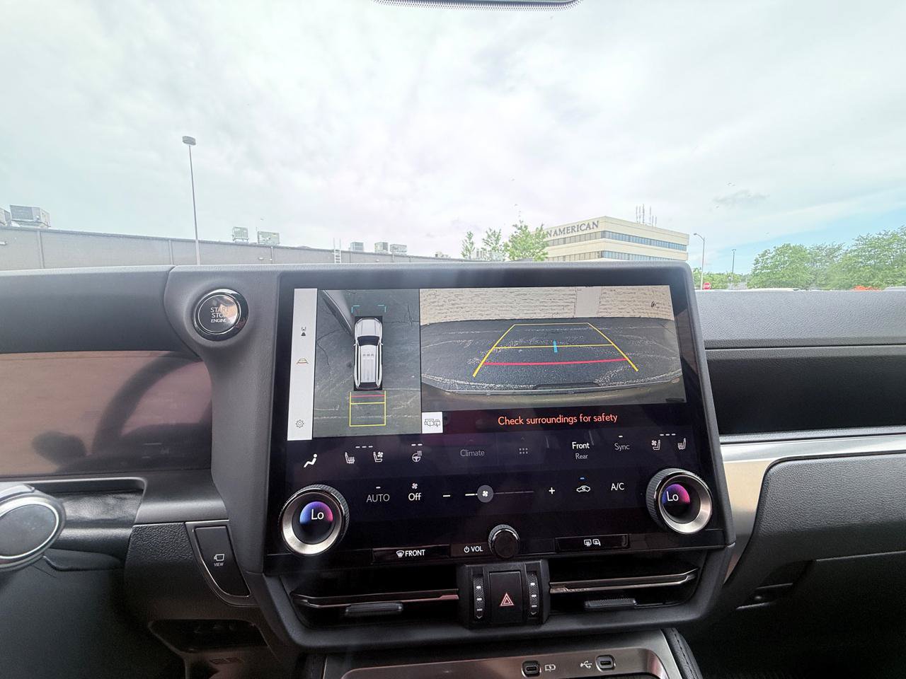 Used 2025 Lexus GX 550 w/ Accessory Package (2T) AWD/4WD image 17