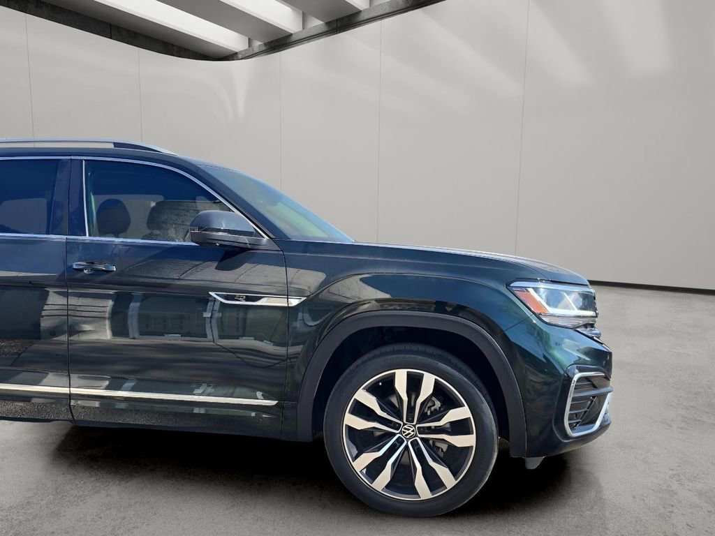 Used 2022 Volkswagen Atlas SEL Premium image 2