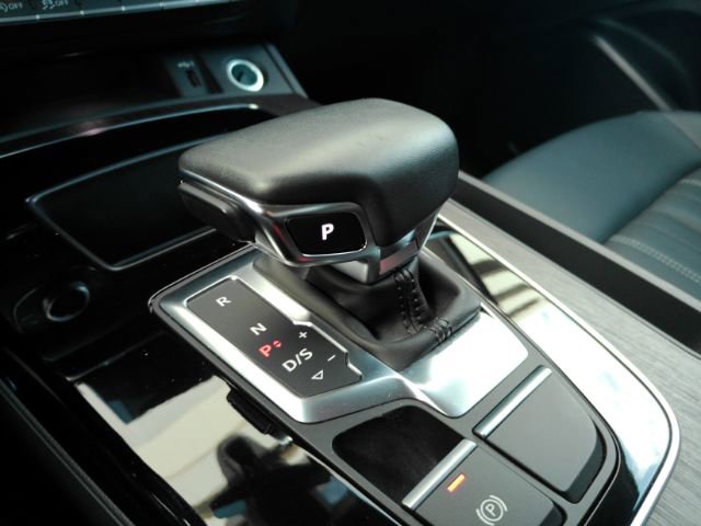 Used 2025 Audi Q5 2.0T Premium image 46