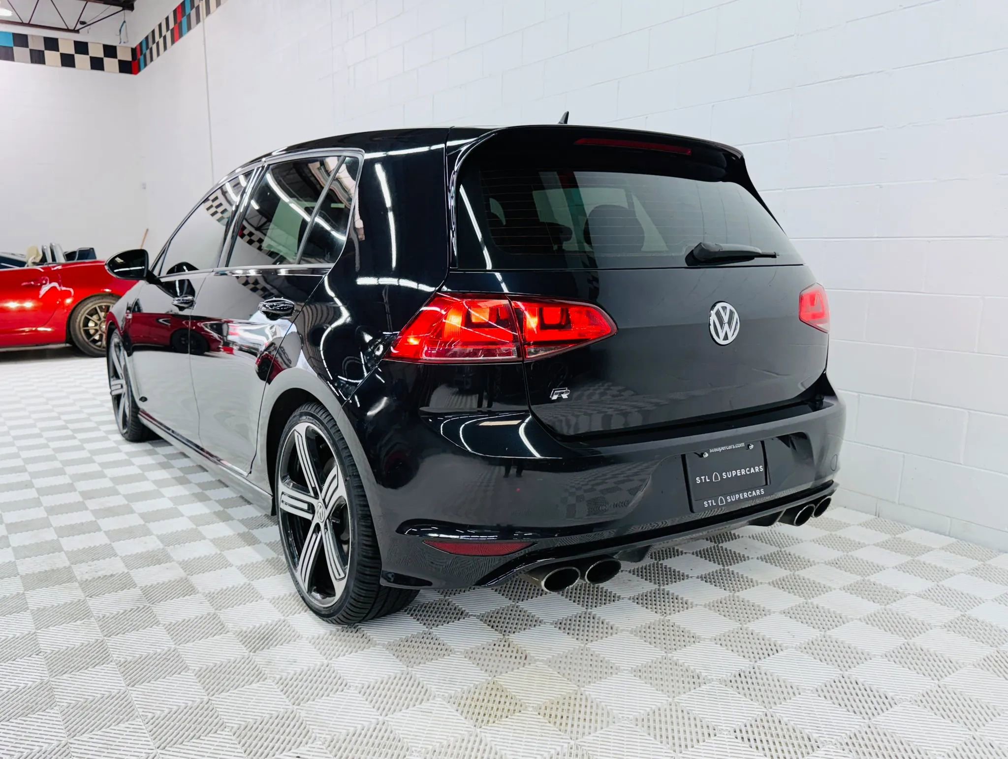 Used 2016 Volkswagen Golf R 4-Door AWD/4WD image 7