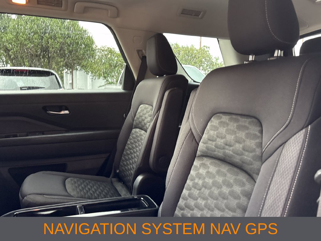 Used 2022 Nissan Pathfinder SV w/ SV Premium Package FWD image 8