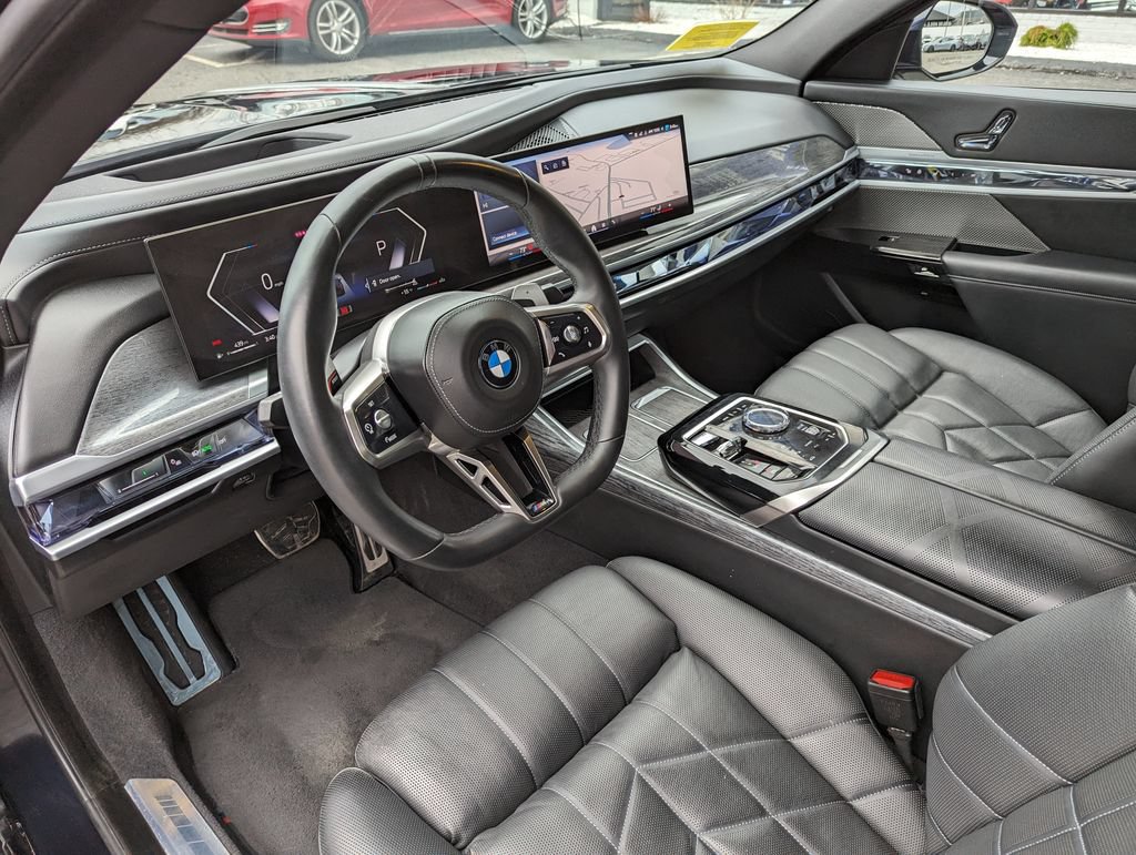 Used 2023 BMW 760i xDrive AWD/4WD image 14