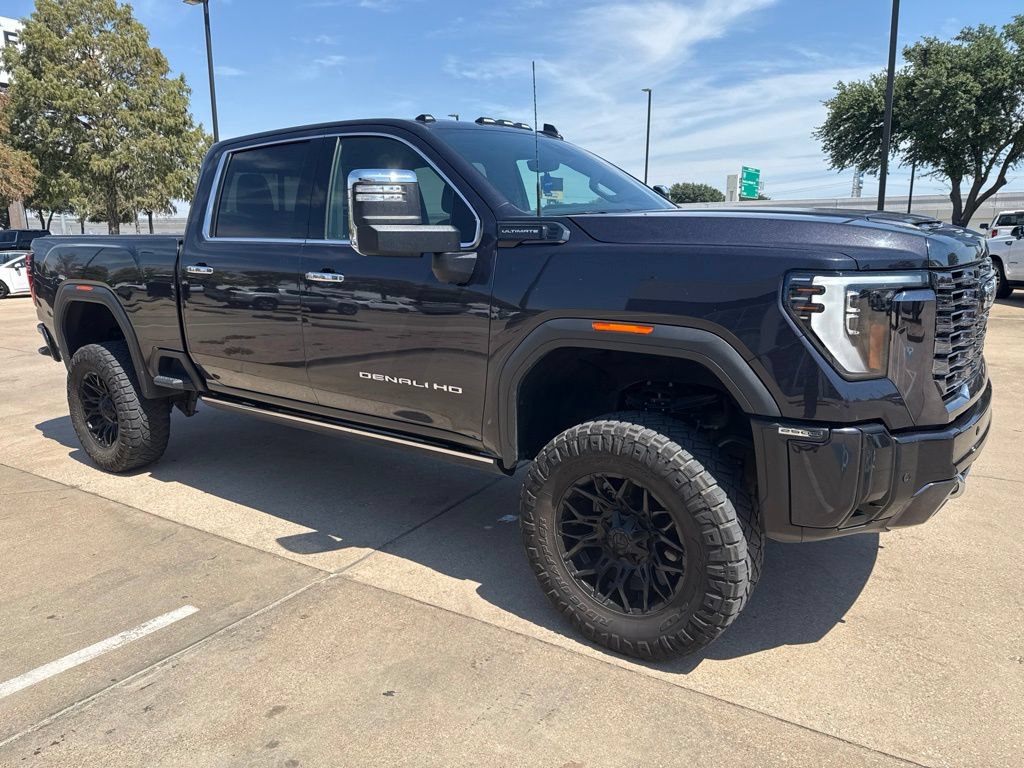 Used 2024 GMC Sierra 2500 Denali Ultimate AWD/4WD image 4
