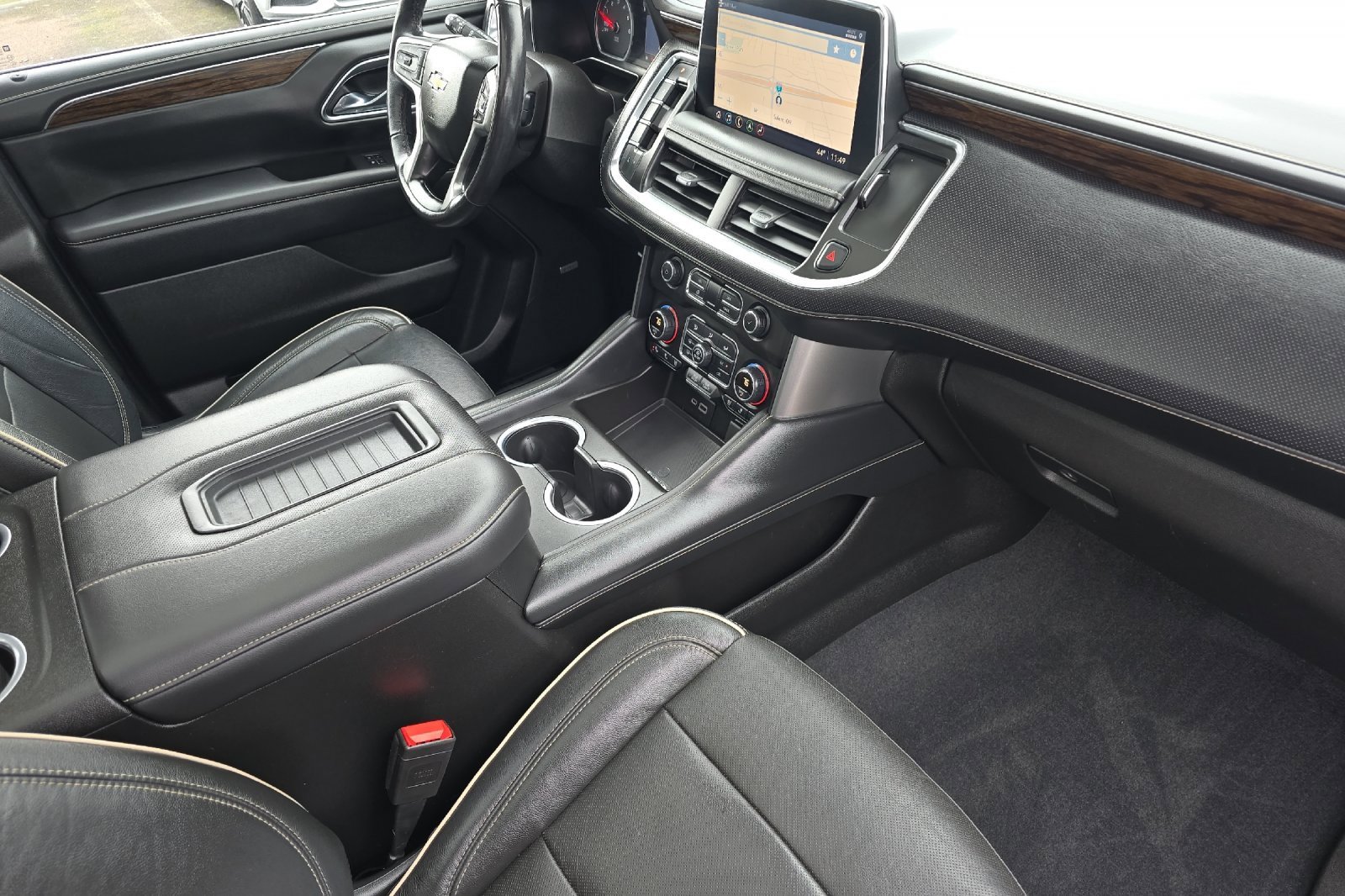 Used 2021 Chevrolet Suburban Premier w/ Premium Package image 17