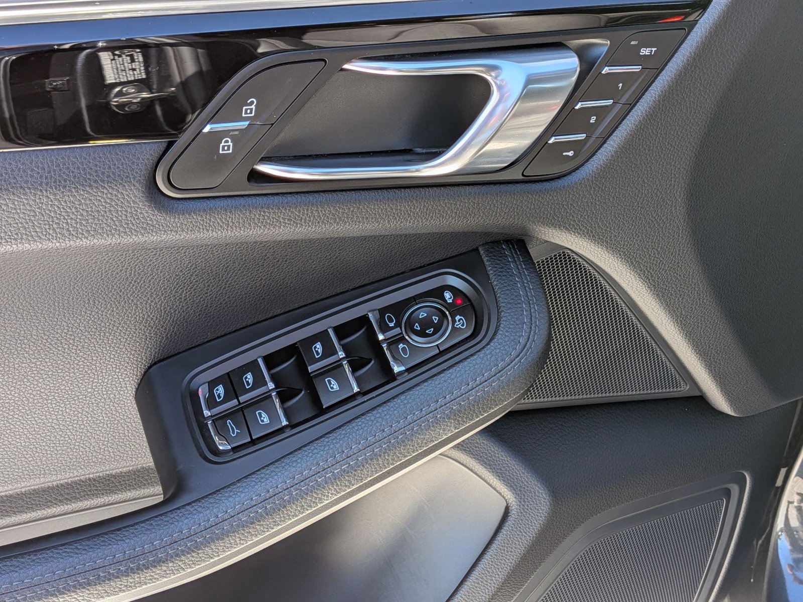 Used 2021 Porsche Macan S image 15