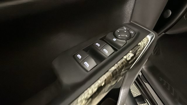 Used 2022 Chevrolet Silverado 1500 Custom Trail Boss w/ Realtree Special Edition AWD/4WD image 10