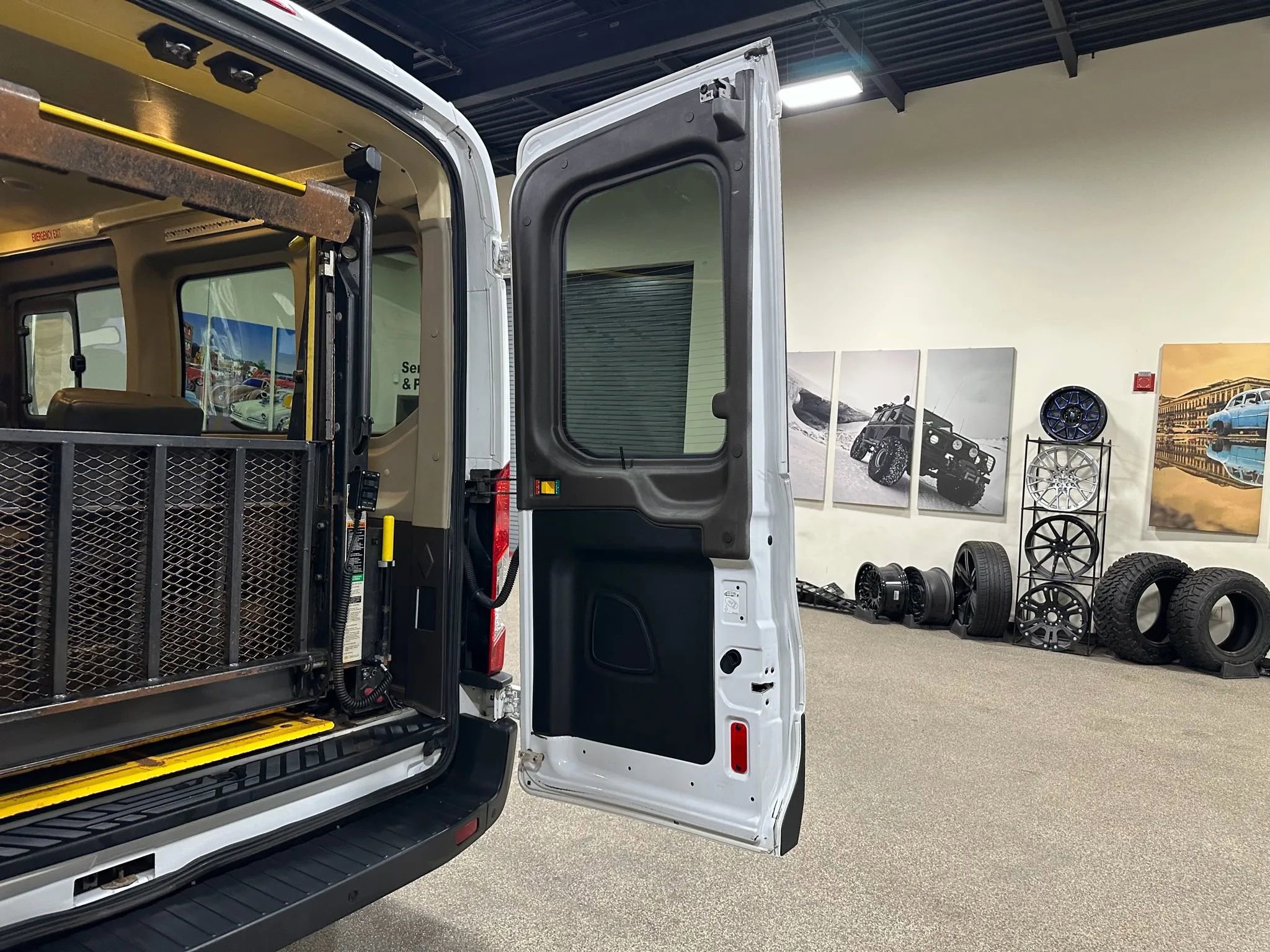 Used 2015 Ford Transit 250 148 Medium Roof RWD image 20