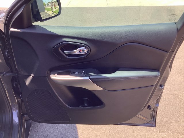 Used 2020 Jeep Cherokee High Altitude image 36