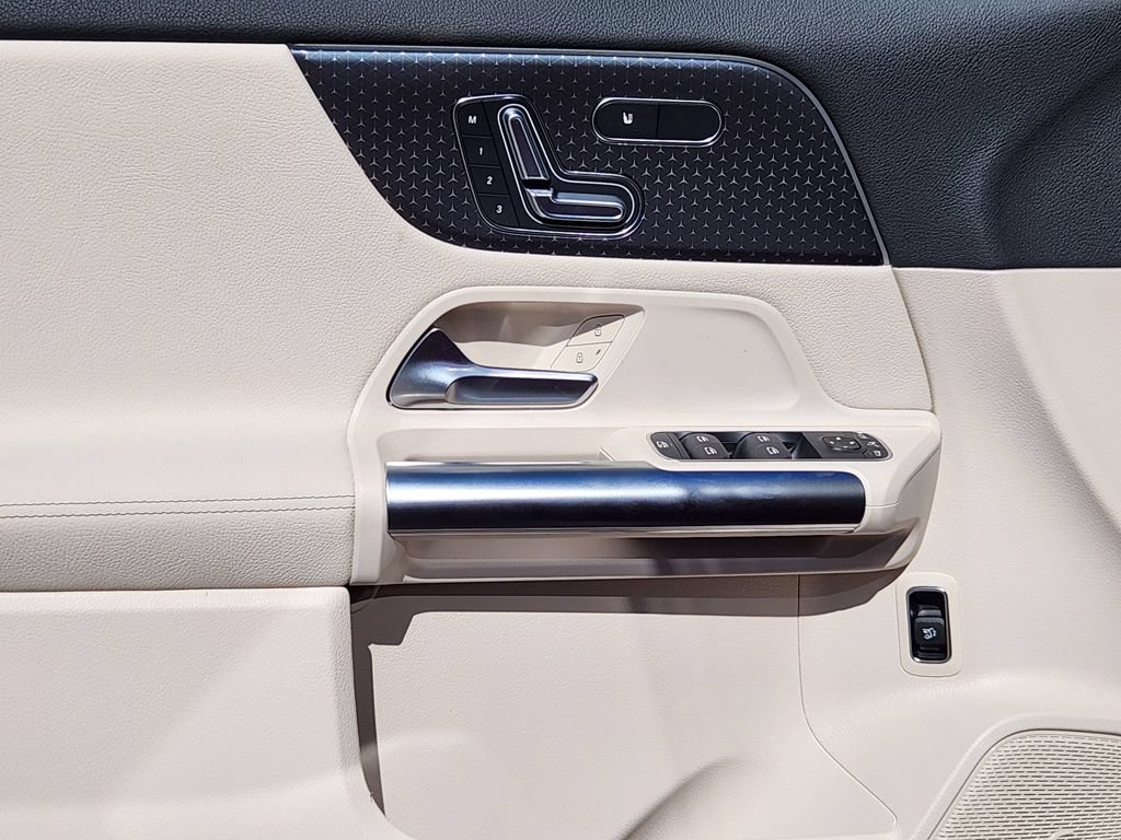 New 2026 Mercedes-Benz GLA 250 4MATIC image 23