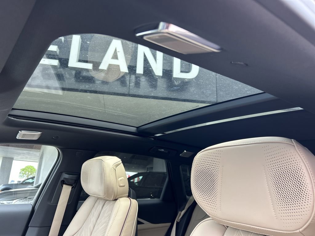 New 2026 Cadillac Lyriq V w/ Exterior Carbon Fiber Package image 23