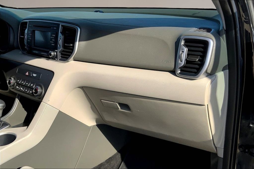 Used 2017 Kia Sportage LX image 16