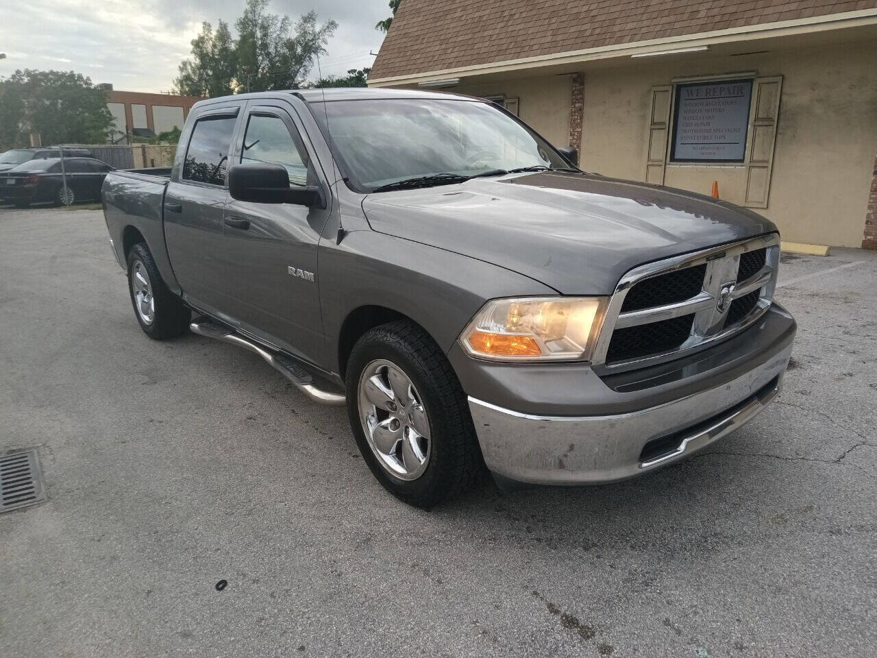 Used 2009 Dodge Ram 1500 Truck SLT RWD image 1