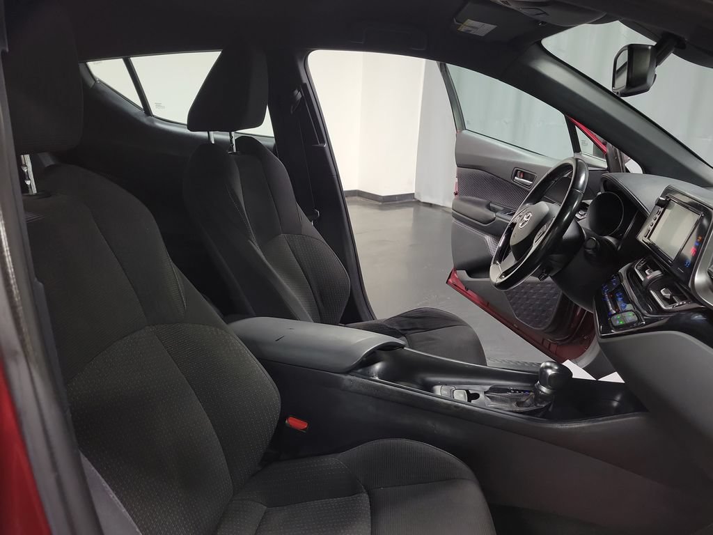Used 2018 Toyota C-HR XLE FWD image 31
