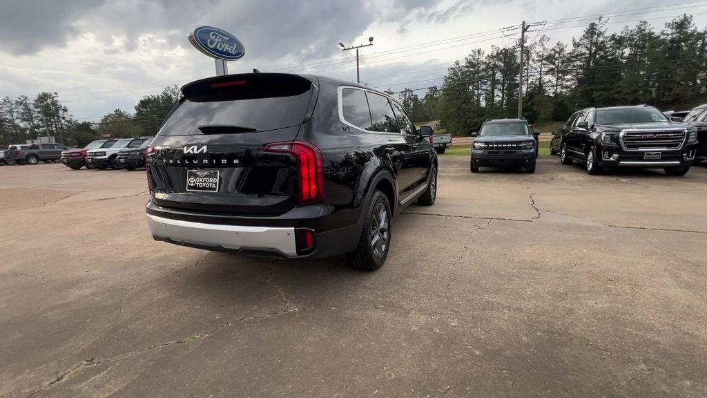 Used 2024 Kia Telluride LX FWD image 6