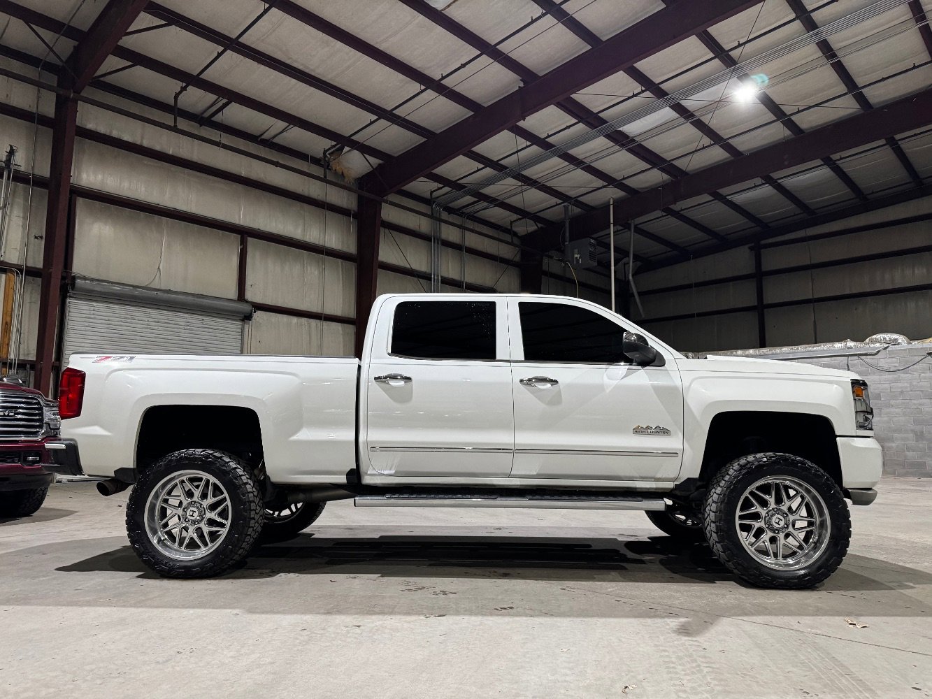 Used 2018 Chevrolet Silverado 1500 High Country image 4