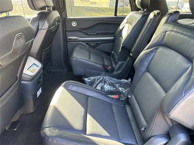 New 2026 Lincoln Navigator Reserve w/ Jet Appearance Package image 18