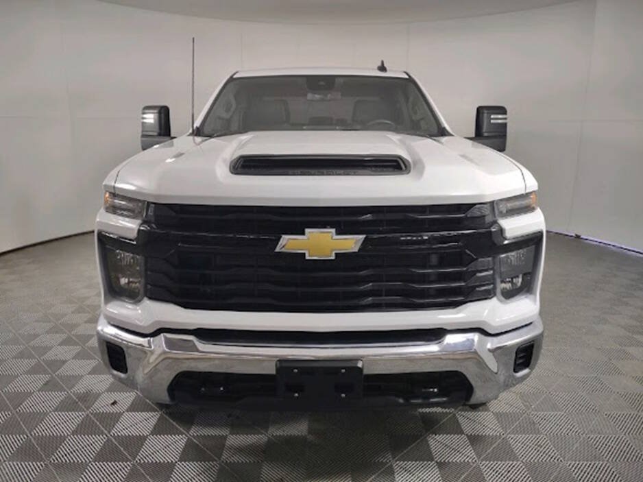 Used 2024 Chevrolet Silverado 2500 W/T w/ WT Fleet Convenience Package AWD/4WD image 4