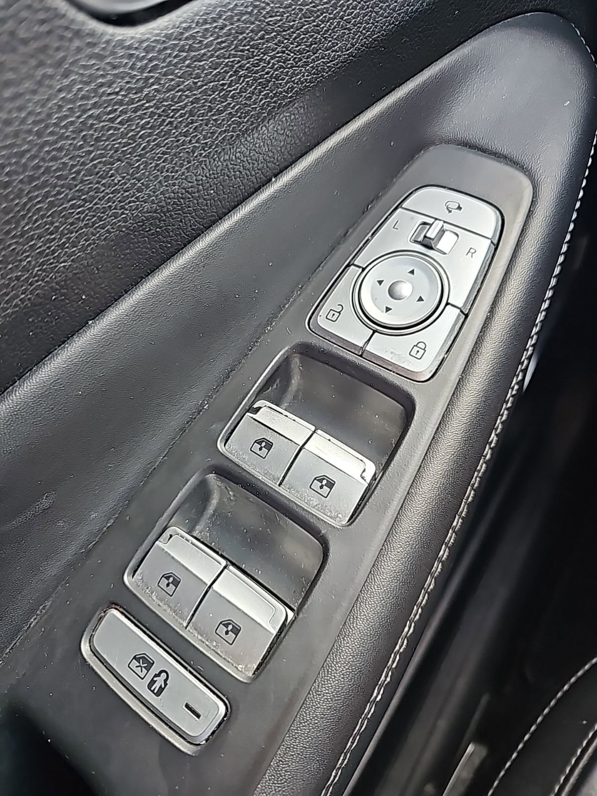 Used 2021 Hyundai Santa Fe Calligraphy image 15