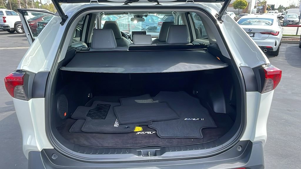 Certified 2021 Toyota RAV4 XLE Premium image 31