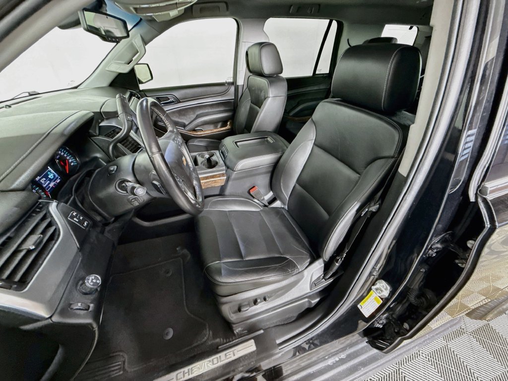 Used 2020 Chevrolet Tahoe LT w/ Luxury Package RWD image 22