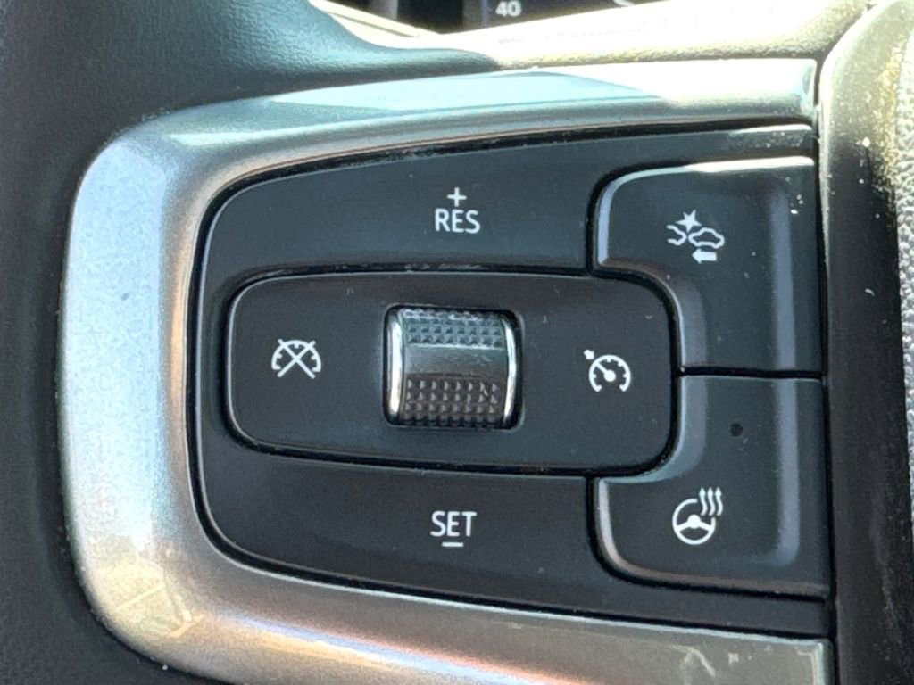 Used 2023 Chevrolet Suburban Z71 w/ Luxury Package image 25