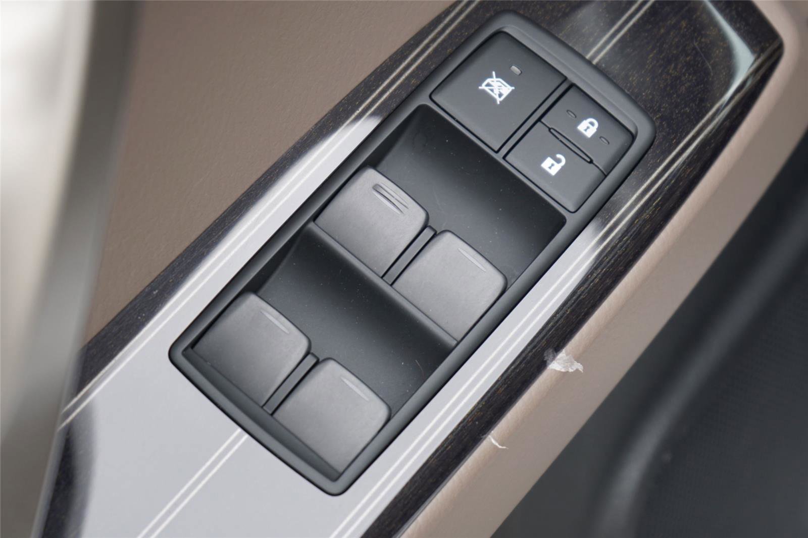 Used 2021 Lexus GX 460 Luxury w/ Off Road Package AWD/4WD image 21
